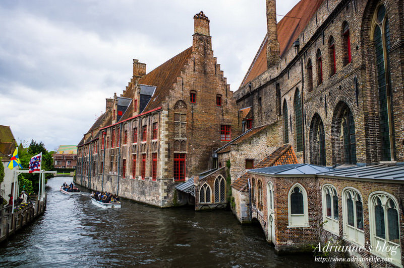 【環遊歐洲68天】Day18-1 漫步在中古世紀的比利時布魯日Brugge 市集廣場、愛之湖畔